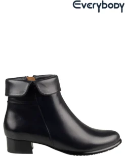 Everybody Brittney Enkellaarzen