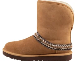 UGG Classic Short Crescent